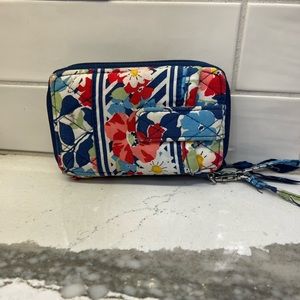 VERA BRADLEY wristlet wallet